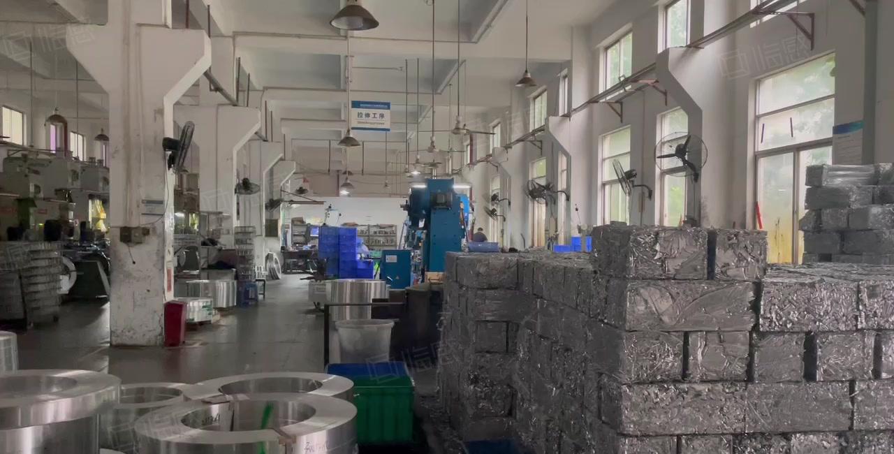 龙东原房东大型工业园新空出一楼1000平方带牛角厂房可分租
