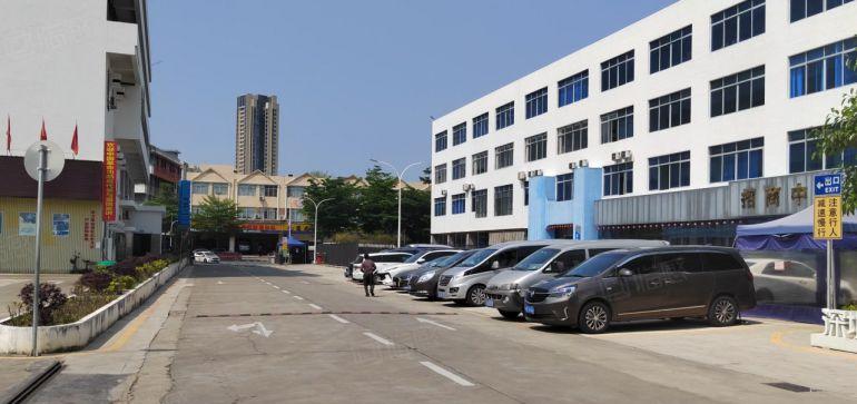 龙岗同乐5.5高一楼出租，带地坪漆，有两间办公室，价格超低