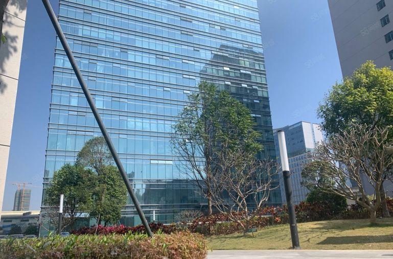 坂田地铁口空出全新三层小独栋，单层面积700平方，可生产！