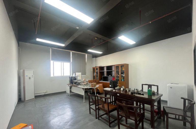 龙岗中心城原房东厂房出租1200平方，精装办公室车间