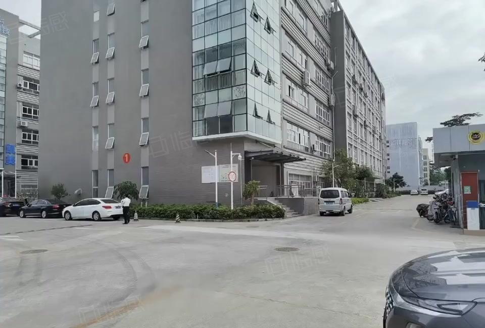 龙岗南联第六工业区精装修1800平厂房出租报价25元可分租