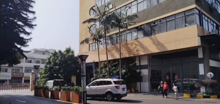 龙岗爱联地铁口电商园精装80至450平办公室厂房出租