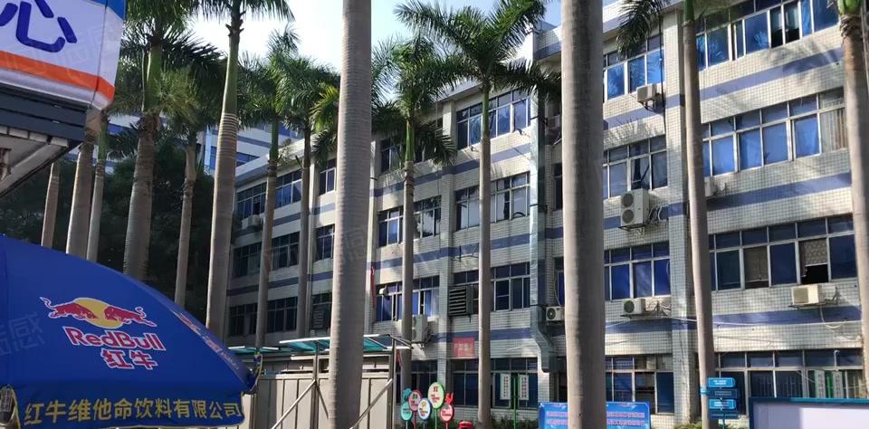 龙岗中心城新出3楼1000平米带精装修前台和办公室厂房出租