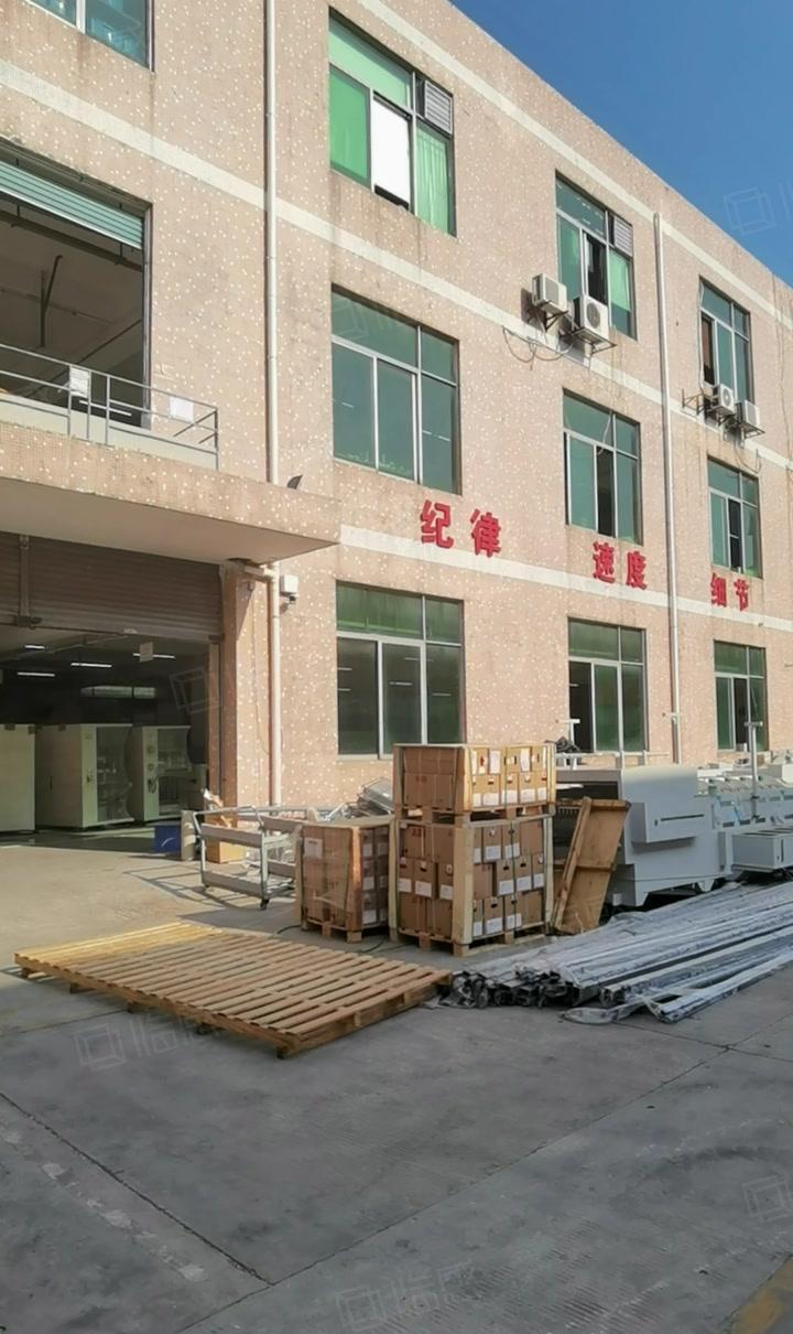 龙岗龙城广场地铁站附近原房东厂房一楼500至3000平方出租