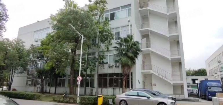 可生产办公龙岗龙东地铁站附近楼上1千平厂房仓库出租3百平起分