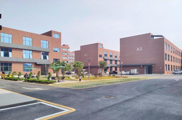 龙岗新生电商园新出楼上200平带家私办公室出租
