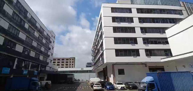 租金19.9 坂田地铁口楼上全新地坪漆1500平厂房仓库出租