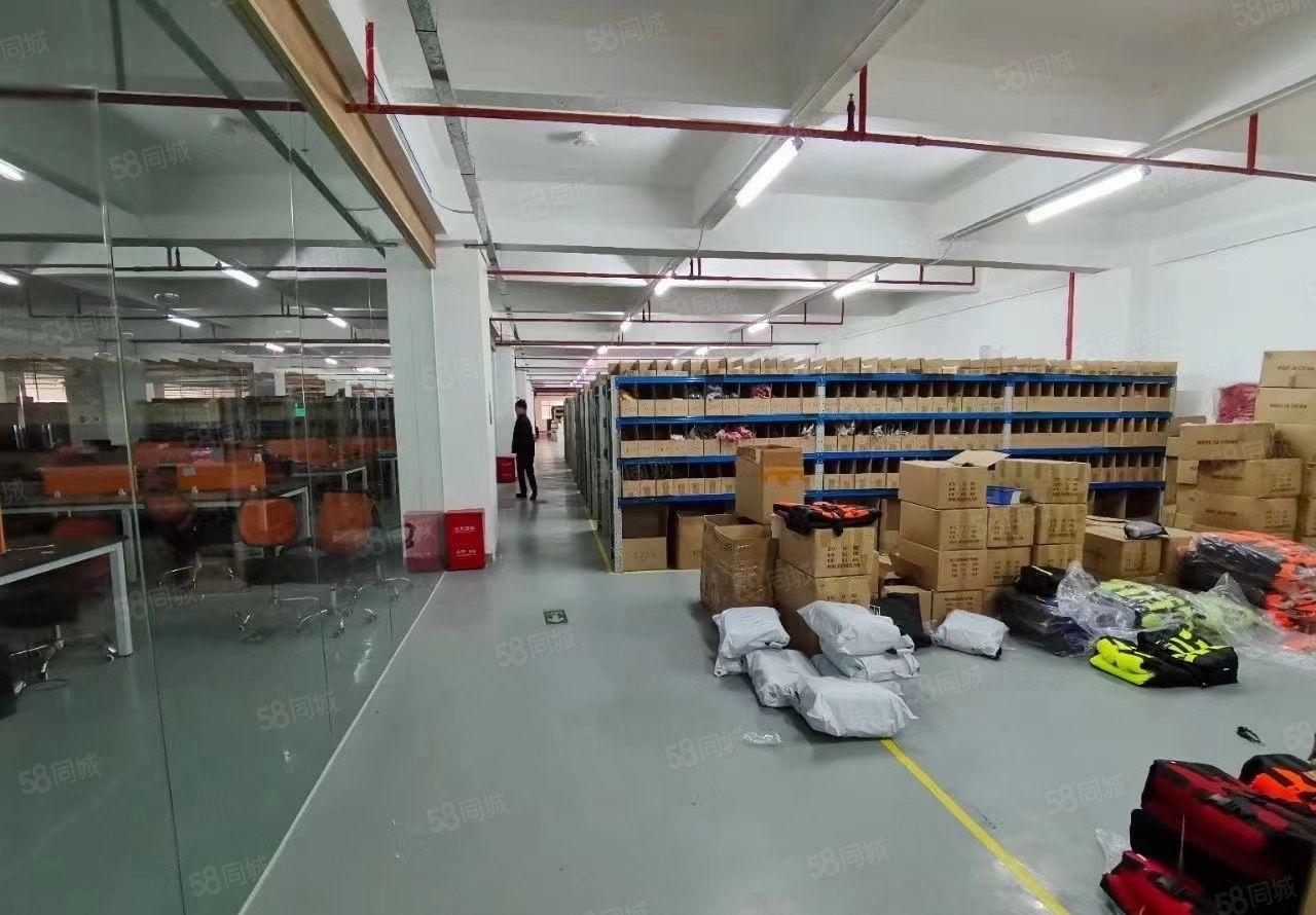 横岗地铁站附近新出原房东红本厂房3093平出租，精装修