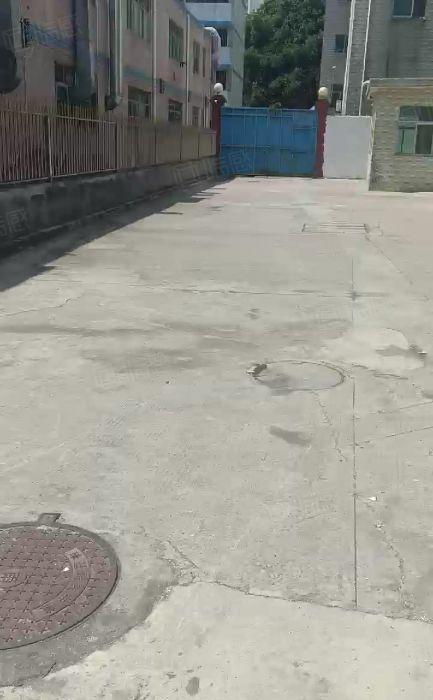 龙岗坪地中心原房东独院13层可大小分租一楼7米高