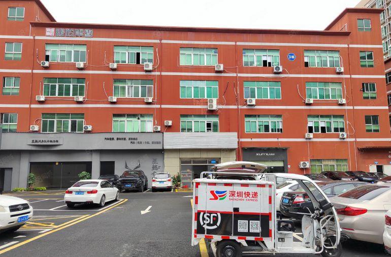龙岗吉祥地铁口精装修电商办公室加仓库加直播间低价出租，可分租