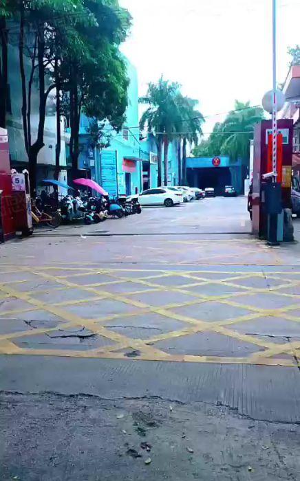 坪地中心原房东标准厂房3楼1100平带现成办公室水电装修