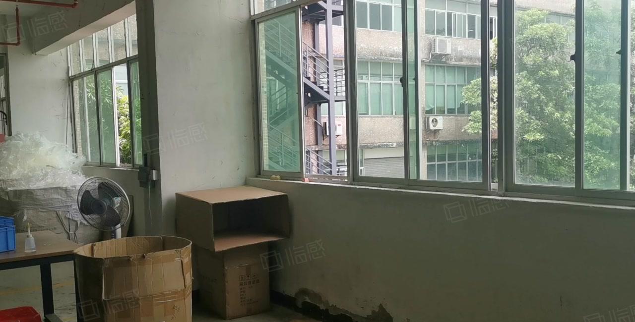 全面降价！龙岗五联高速出口原房东一楼1000平厂房仓库出租