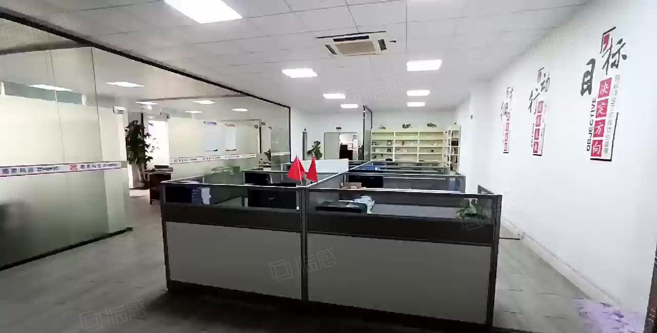 龙岗地铁站附近1000平花园式厂房出租，现成精装修办公地坪漆