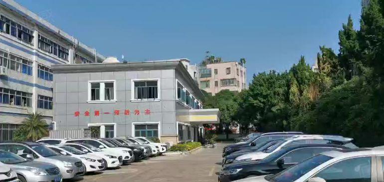 南联第五工业区新出楼上整层1000平带精装办公室仓库厂房出租