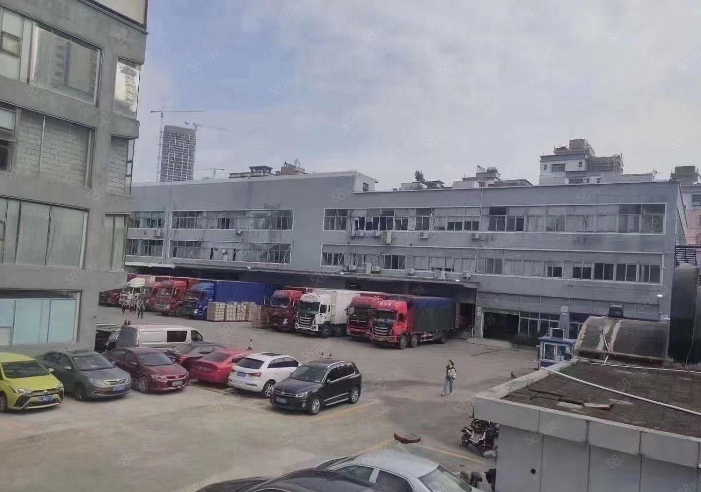 华为附近一楼2300平方，客户转租，4个门口，能装柜！