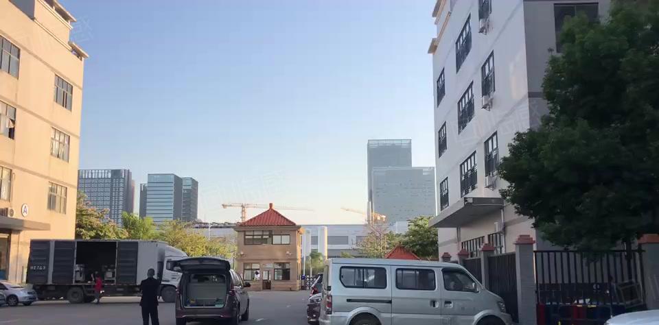 3吨货梯原房东可分租宝龙工业园楼上2000平红本仓库厂房招租