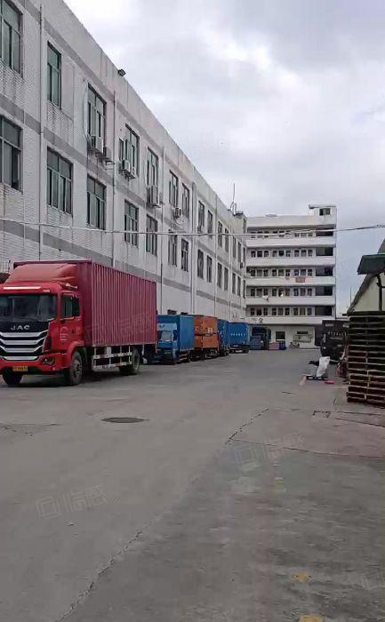 平湖辅城坳新出一楼2160平厂房仓库出租可分租交通好可办环评