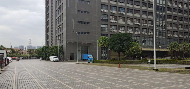 20元低价起租布吉大芬地铁工业园区一楼1000平厂房仓库出租