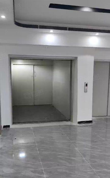 物业直租地铁口布吉秀峰工业城A5栋二楼650平米厂房仓库出租