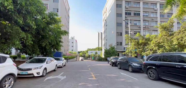 布吉地铁口花园式1480平方厂房仓库出租带精装修办公室卸货台