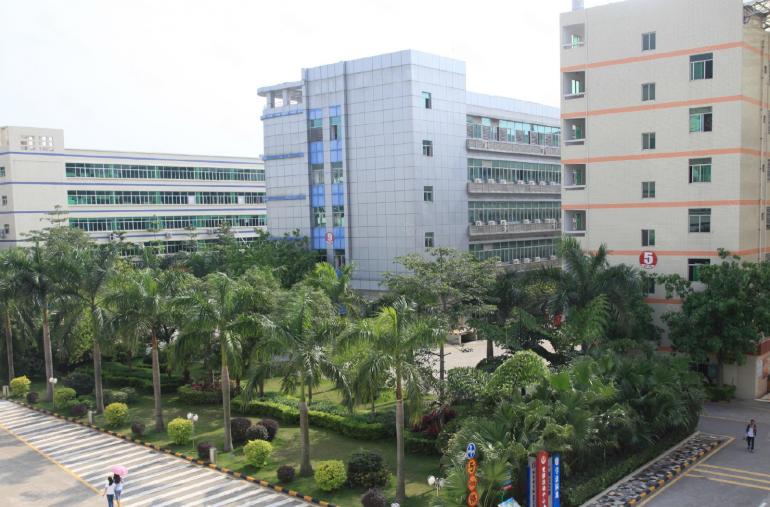 李朗 联创科技园 生活配套齐全 运动设施多样 可满足日常健身