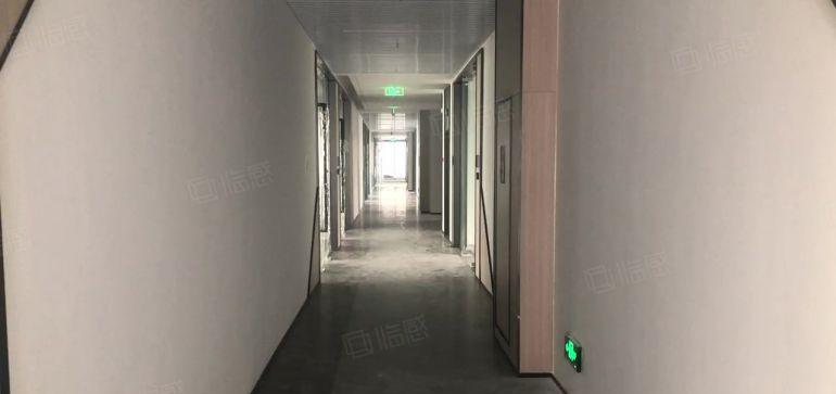 布吉紧邻第三人民医院高薪产业园开发商直租！可享受补贴！可办环