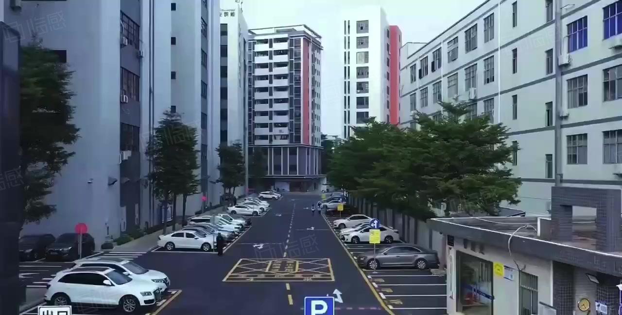 光明原房东9100平厂房，仓库，5吨货梯，卸货平台，中介无扰