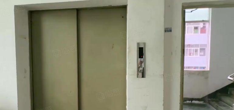 光明本地佬楼上厂房600平精装整层，大型园区，好招工