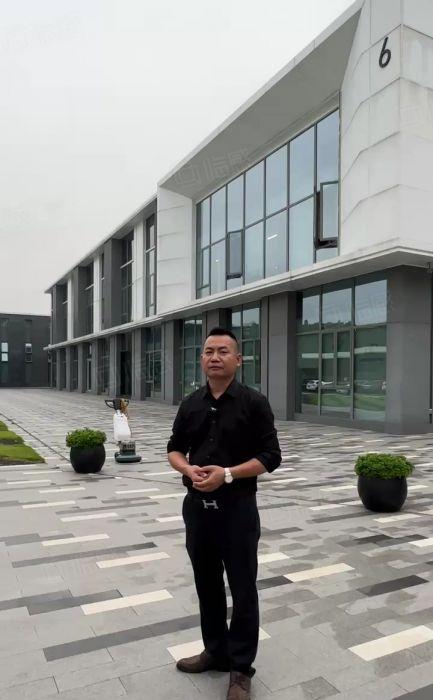 光明地铁口研发办公厂房500平起租，好招工，精装修