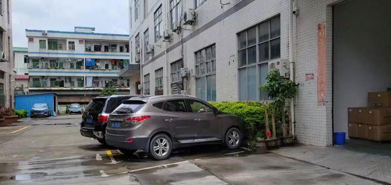 公明蒋石正规工业园标准厂房一楼1500平带行车，可装峰谷表