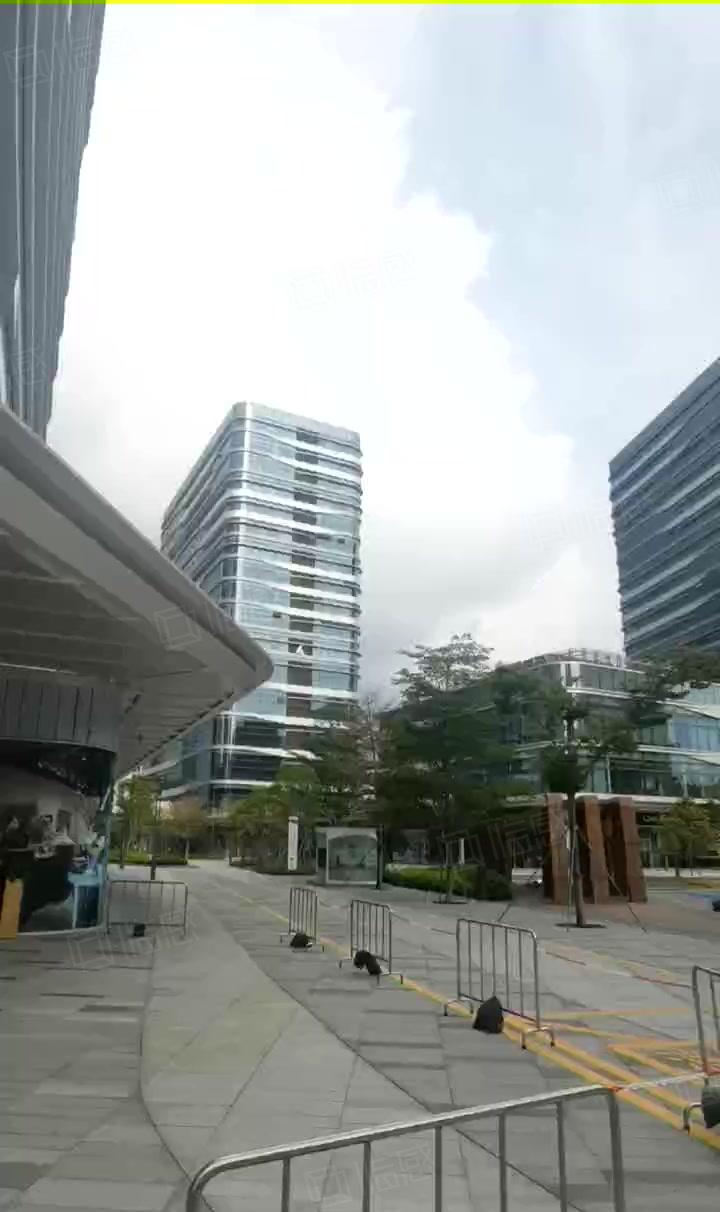 办公医疗研发光明凰凰城地铁口附近高薪园区楼上2千平大小可分租
