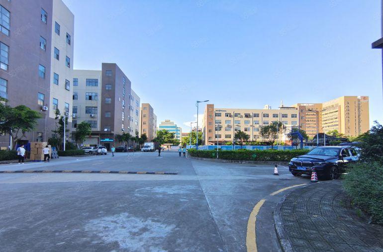 坪山大工业区原房东大型科技园楼上带装修2000平厂房低价出租