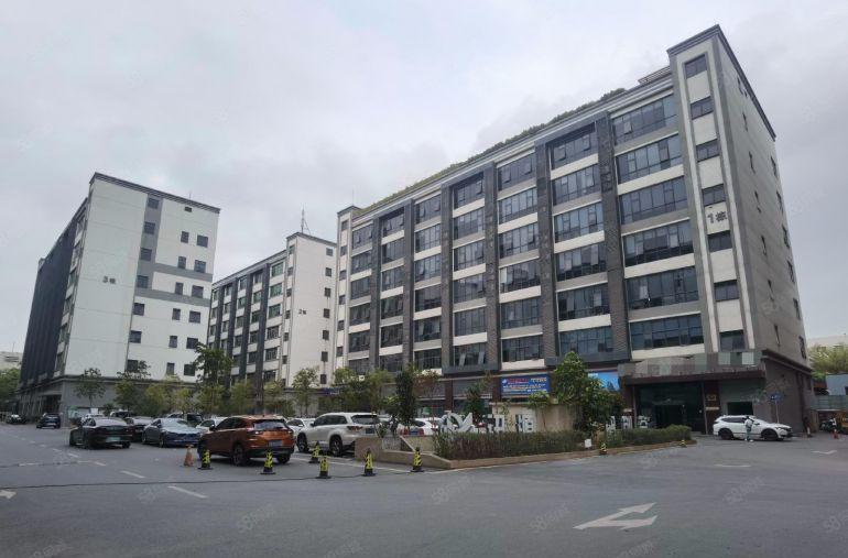 坪山高新产业园原房东2000平方精装修红本厂房出租可分租