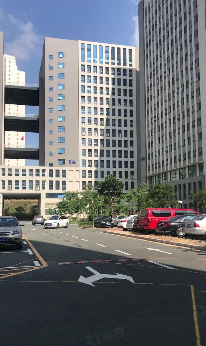 坪山一楼厂房出租2000平方带现成装修可分租水电齐全