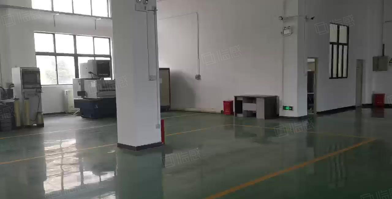 坪山坑梓大工业区原房东红本1楼2000平方带装修水电齐可分租