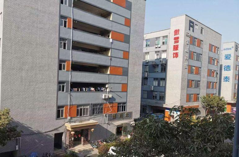 西丽湖地铁附近厂房，仓库750，2400水电到位，仅租28元
