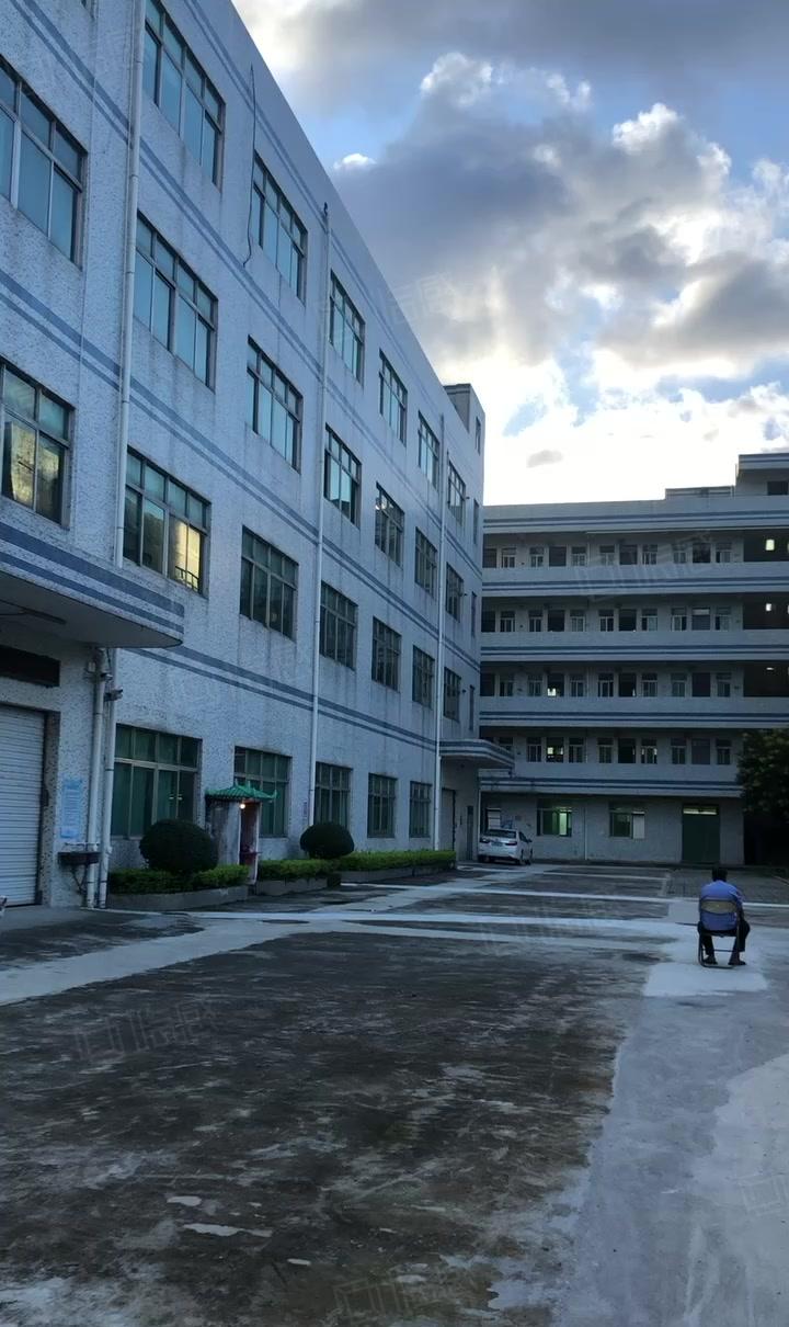 房东直租！横岗安良主干道8000平独院厂房出租，一层起分租