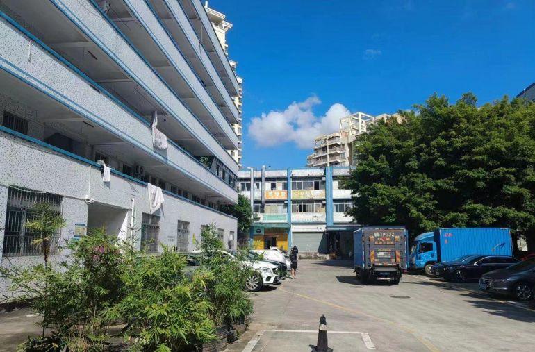 独门独院，交通方便，可进出大车，自带卸货平台