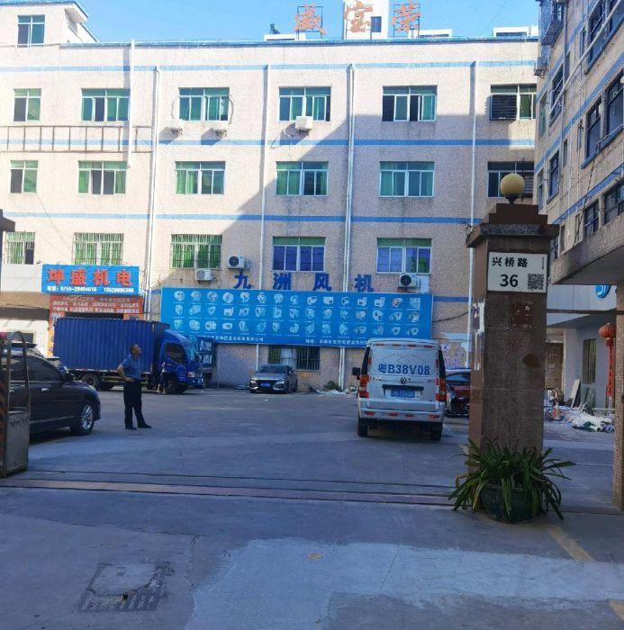 一楼厂房出租，交通方便，水电，燃气，380伏三相电，