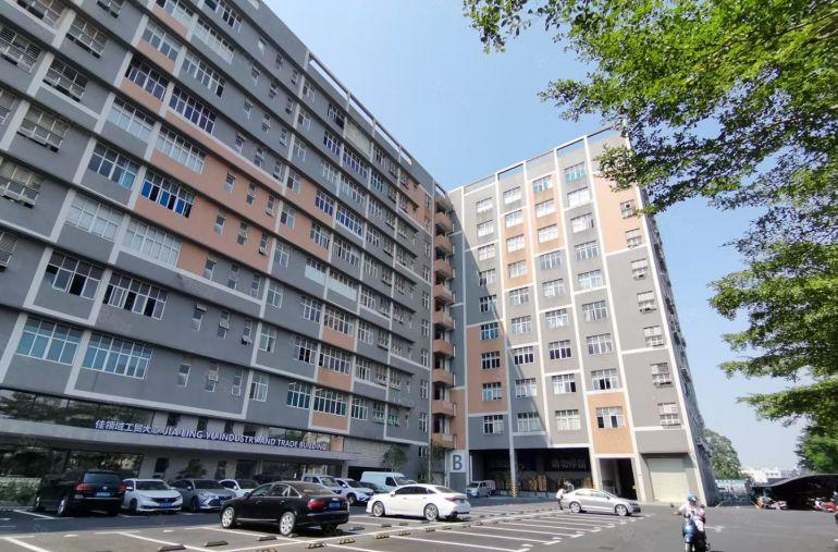 福田区地铁站附近工业区楼上1000平厂房出租带精装修可以分租