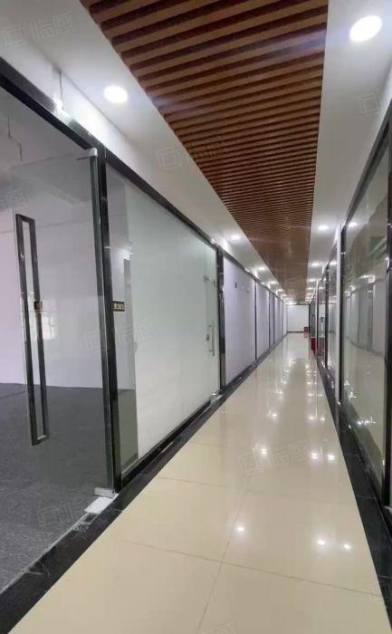 南山西丽大学城地铁口产业园470平赠大阳台