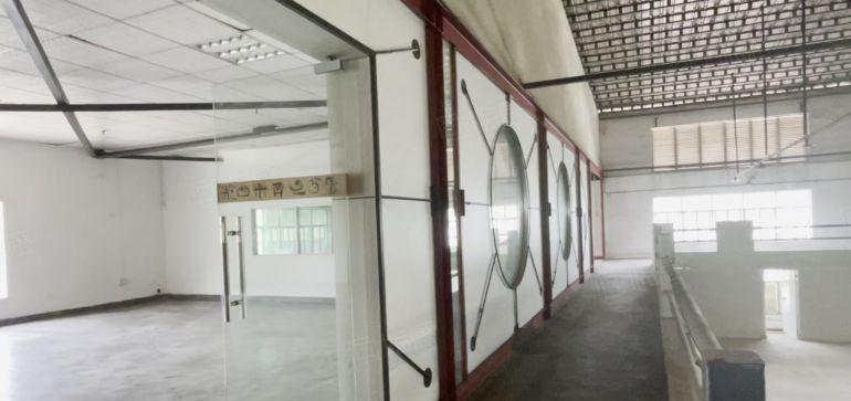 南山西丽 一楼中空12米层高 复试  展示面非常好